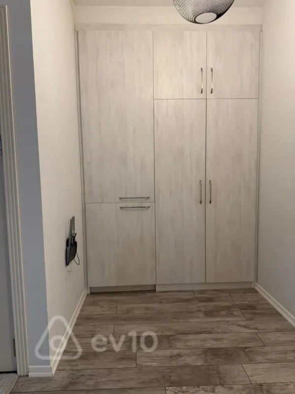 Satılır 2 otaqlı köhnə tikili 60 m²
