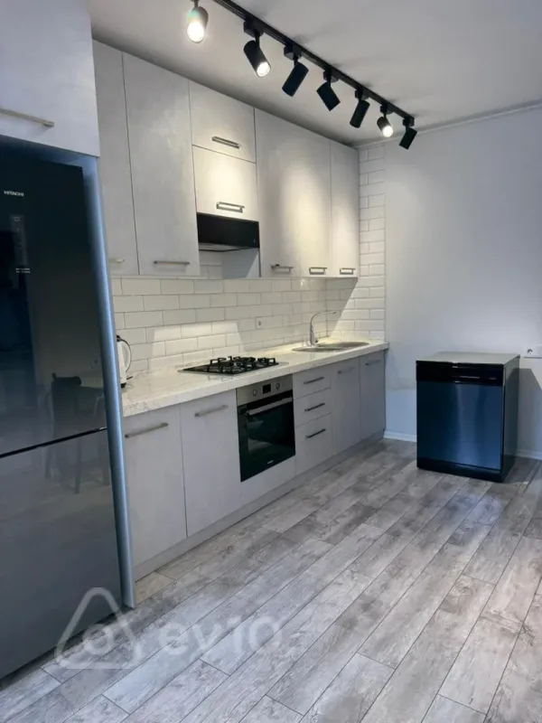 Satılır 2 otaqlı köhnə tikili 60 m²