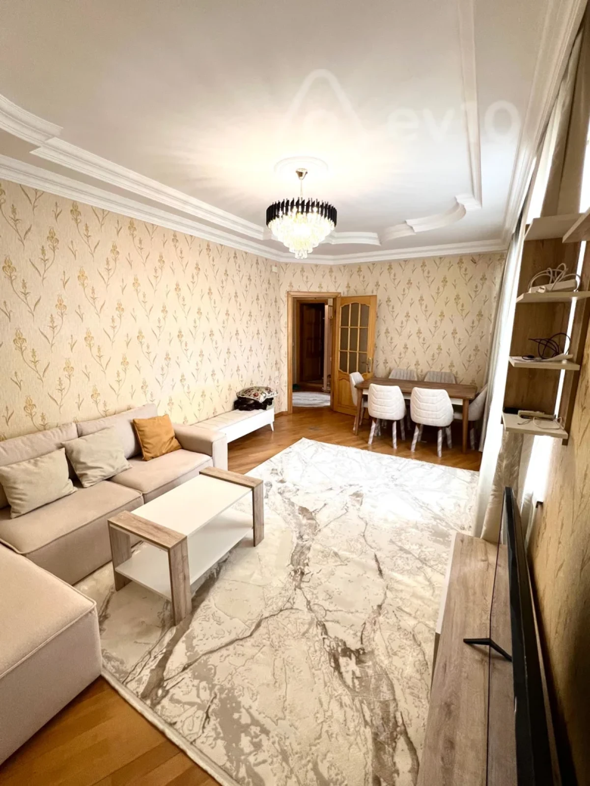 Kirayə verilir 2 otaqlı yeni tikili 65 m²