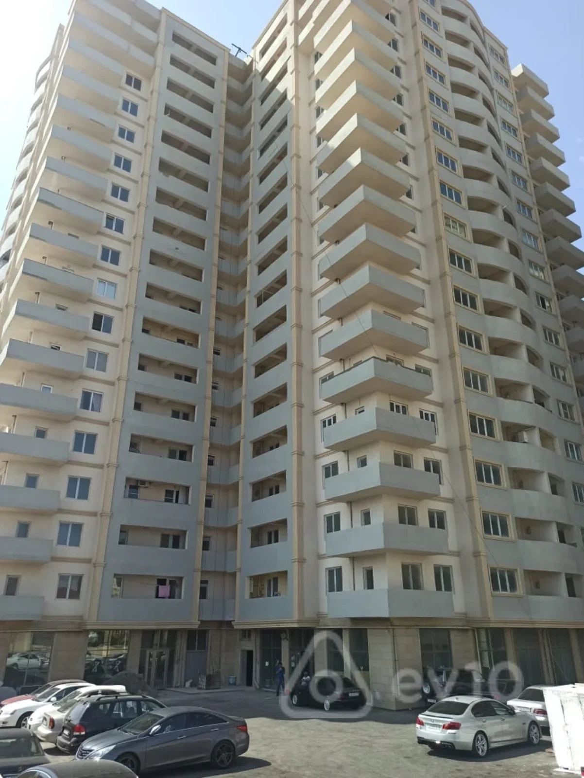 Kirayə verilir 3 otaqlı yeni tikili 135 m²
