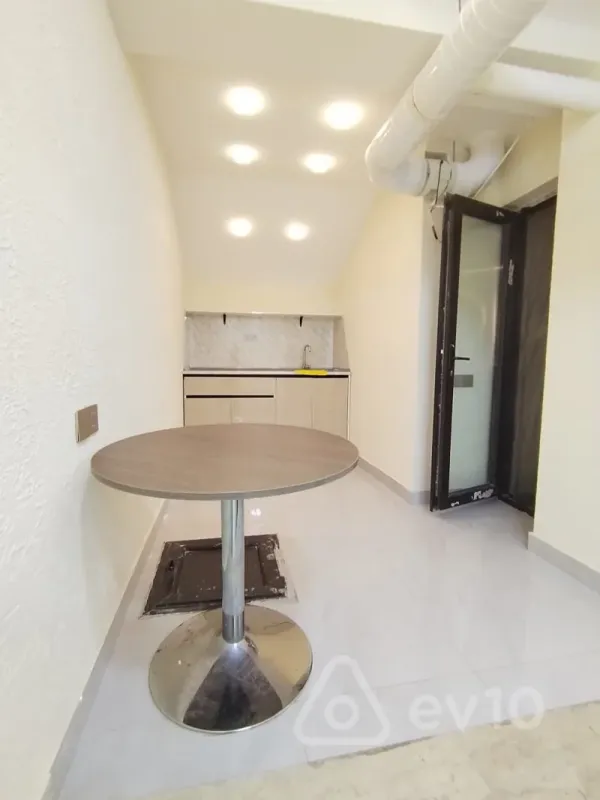 Satılır mənzil 135 m²