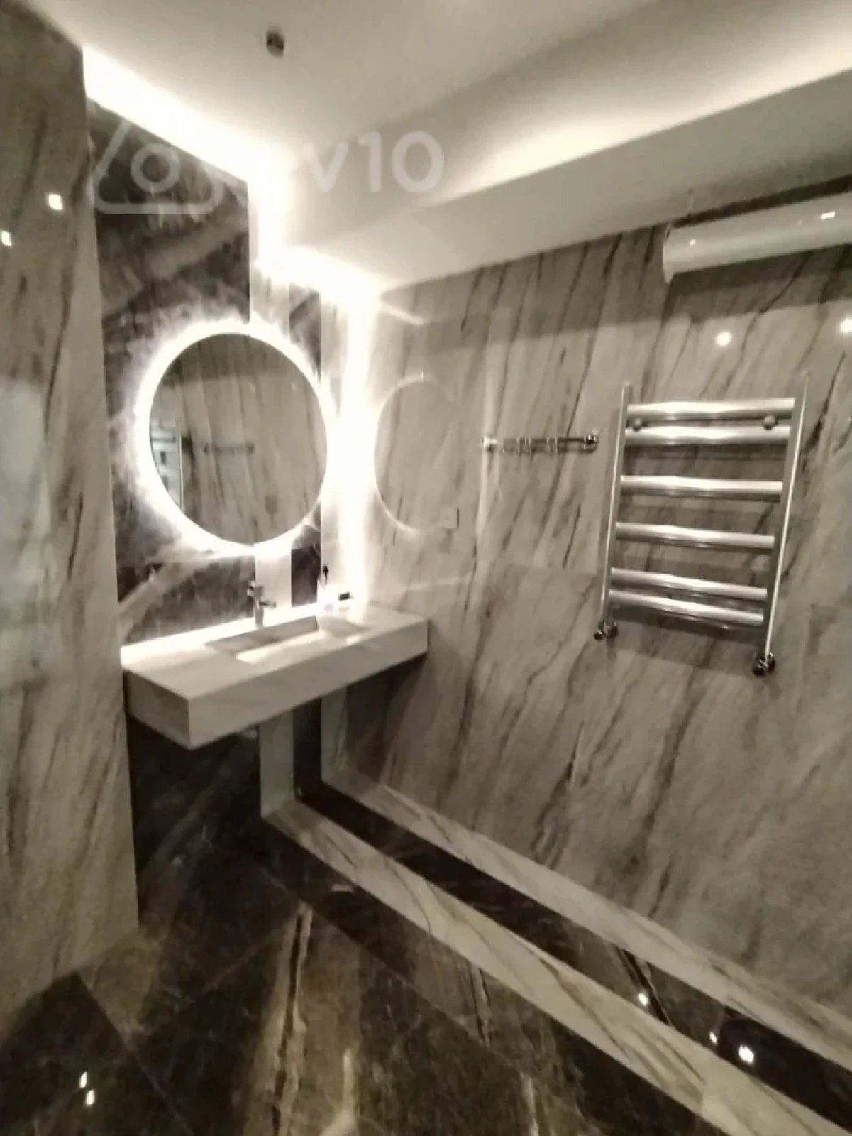 Satılır mənzil 135 m²