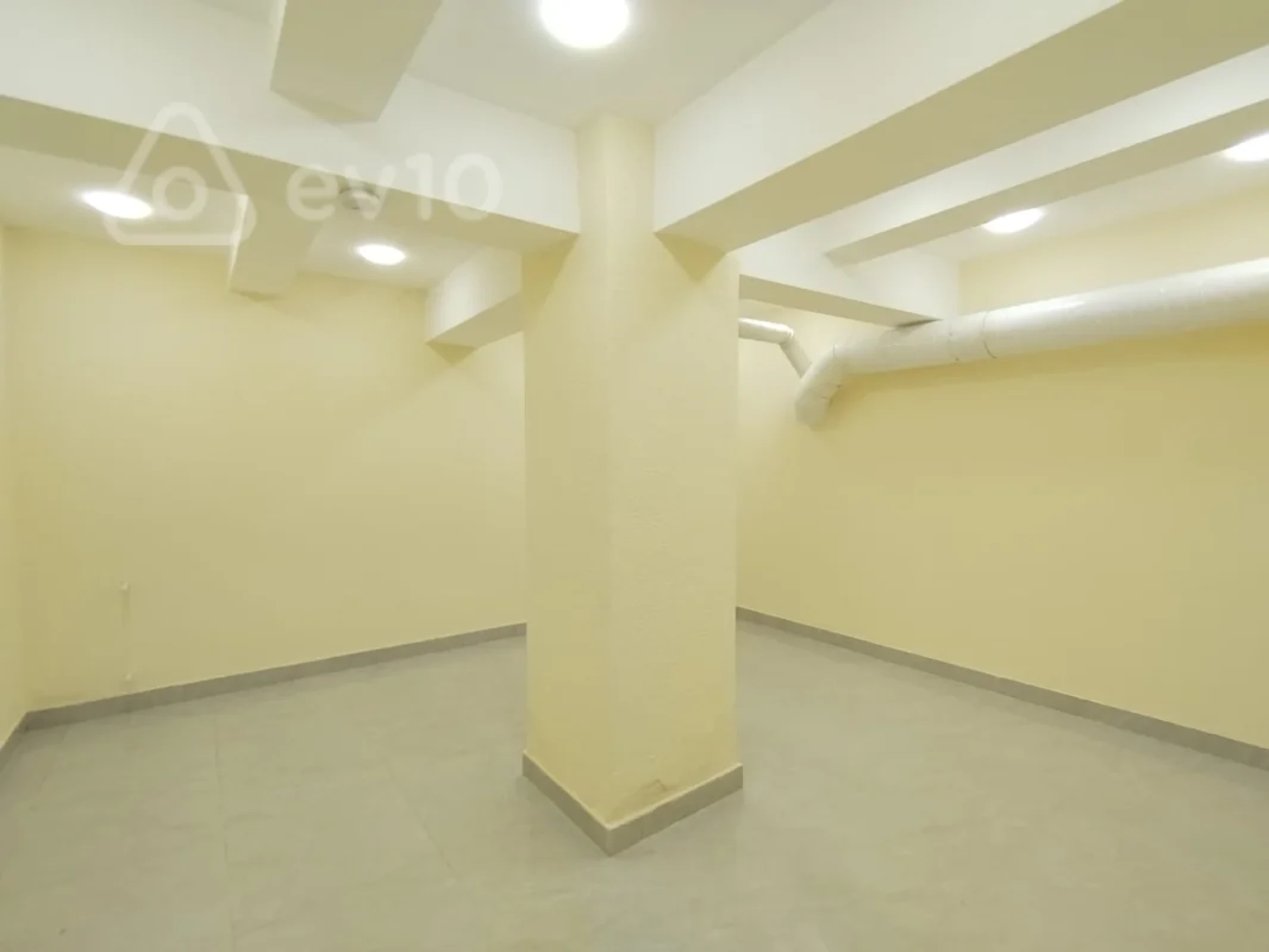 Satılır mənzil 135 m²