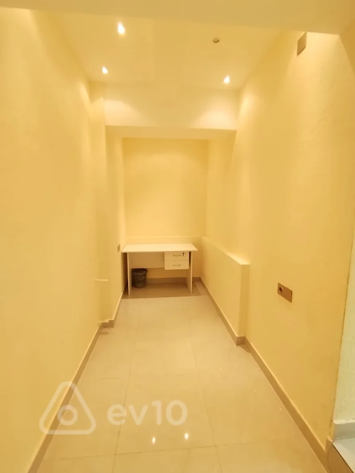 Satılır mənzil 135 m²