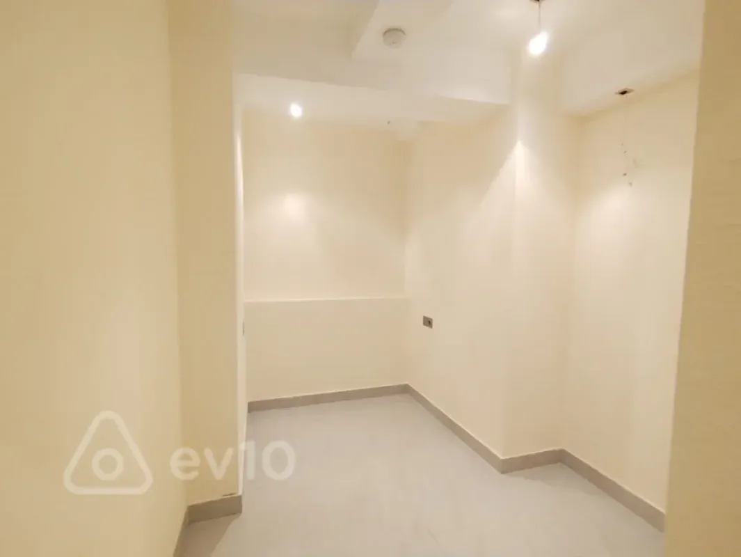 Satılır mənzil 135 m²