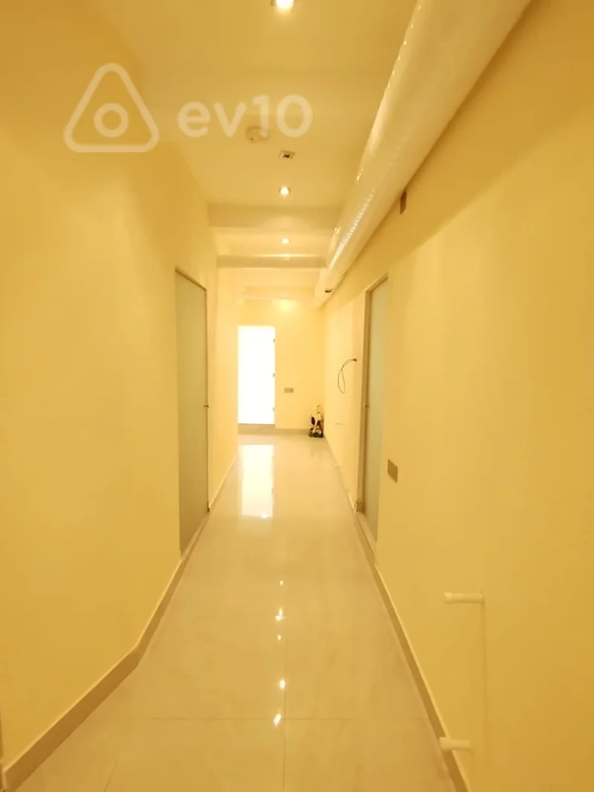 Satılır mənzil 135 m²