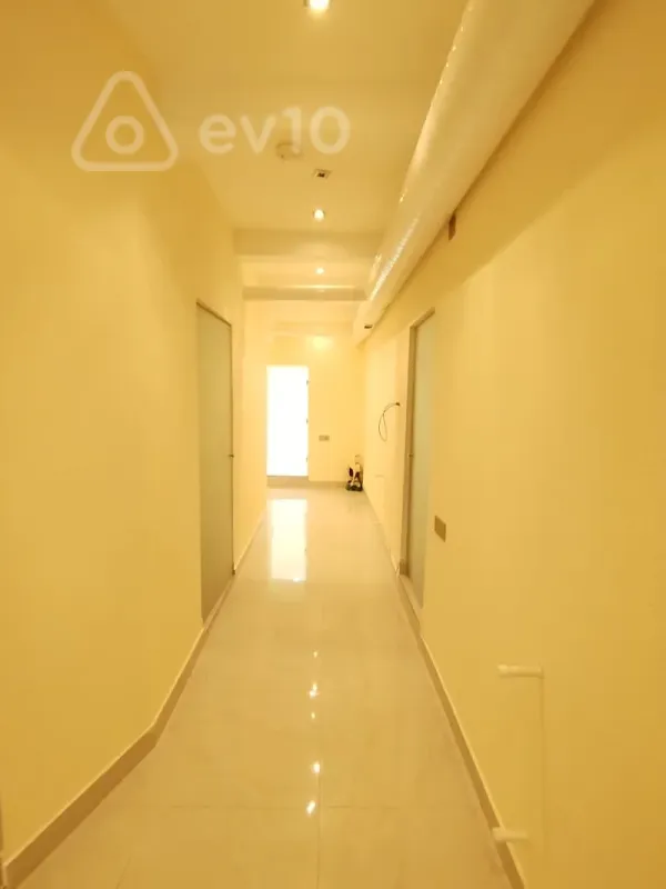 Satılır mənzil 135 m²