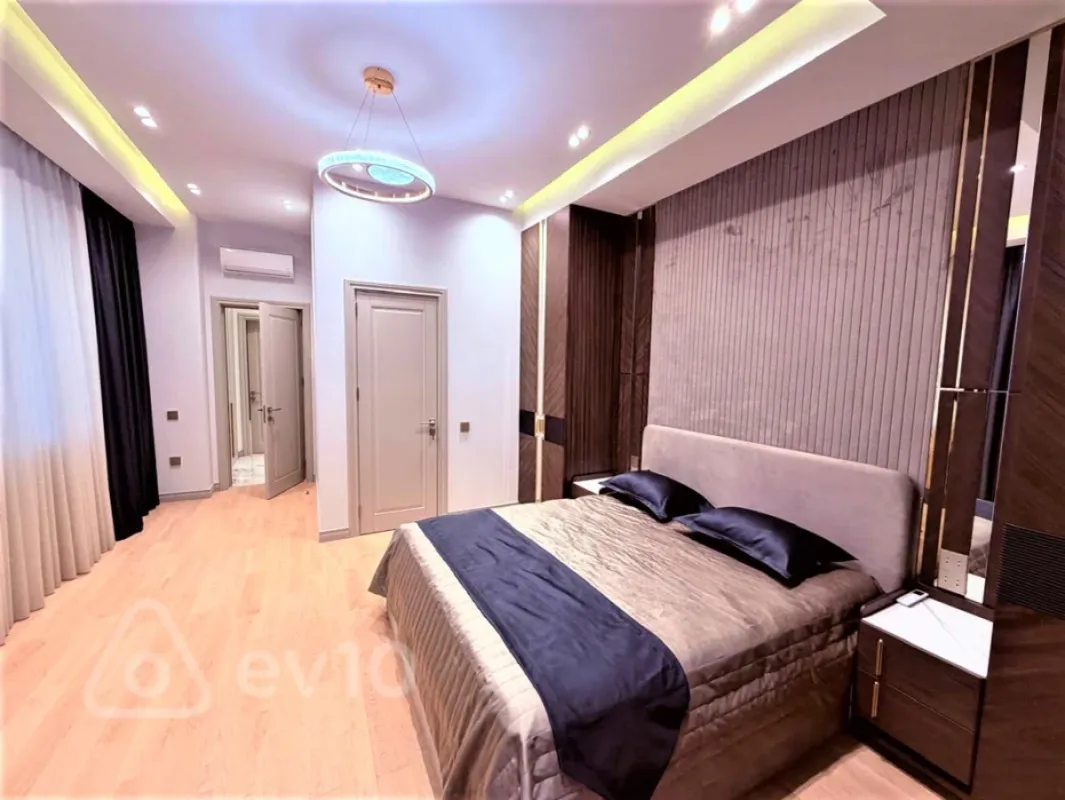 Kirayə verilir 3 otaqlı yeni tikili 140 m²