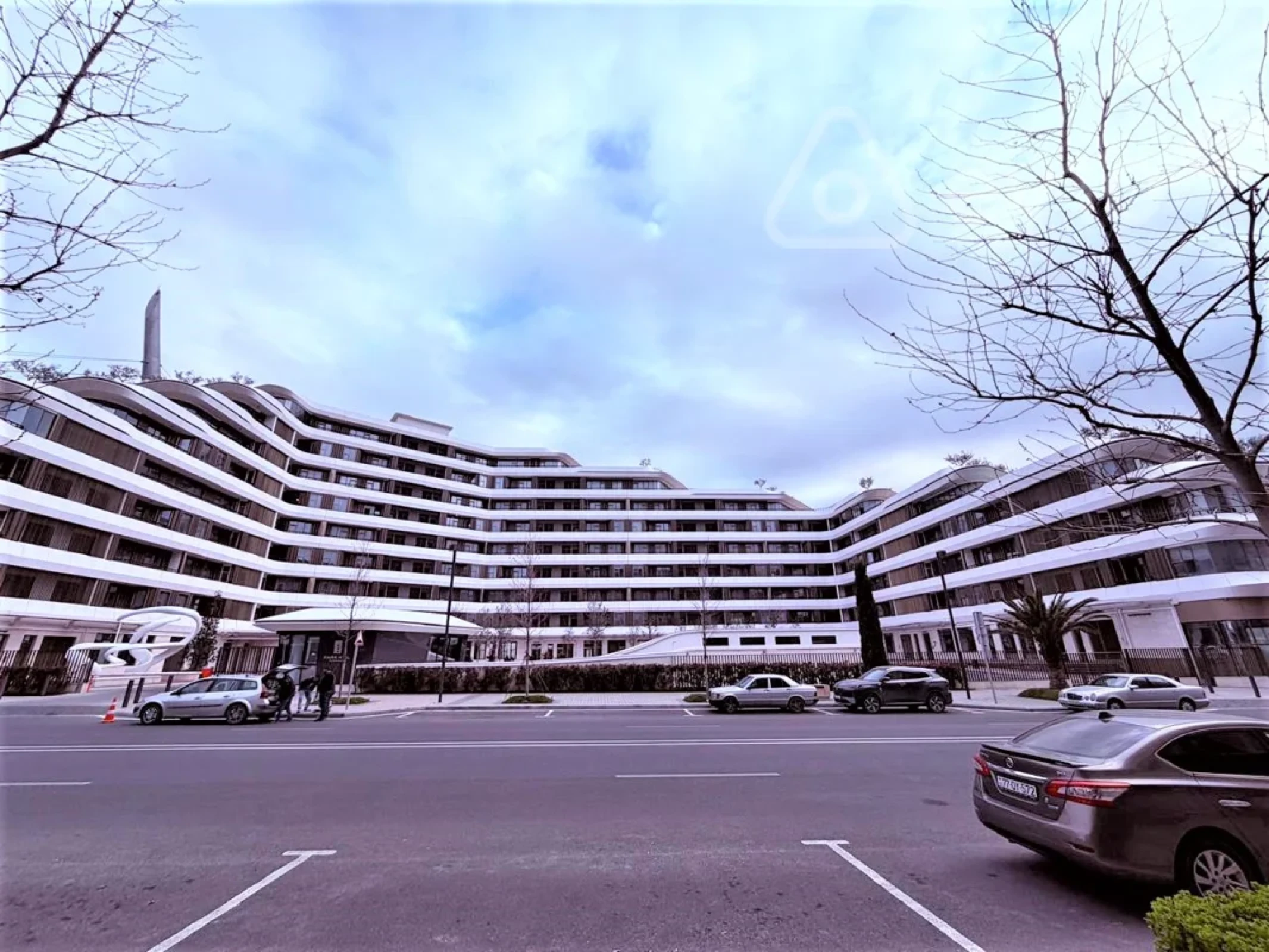 Kirayə verilir 3 otaqlı yeni tikili 140 m²