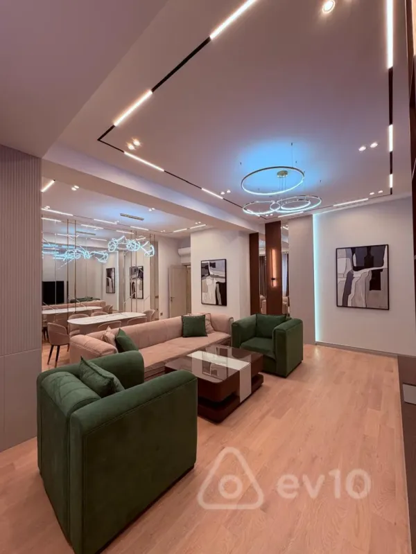 Kirayə verilir 3 otaqlı yeni tikili 140 m²