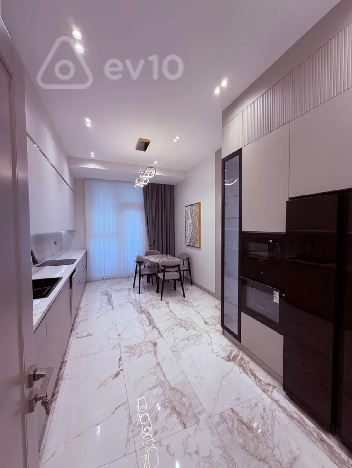 Kirayə verilir 3 otaqlı yeni tikili 140 m²