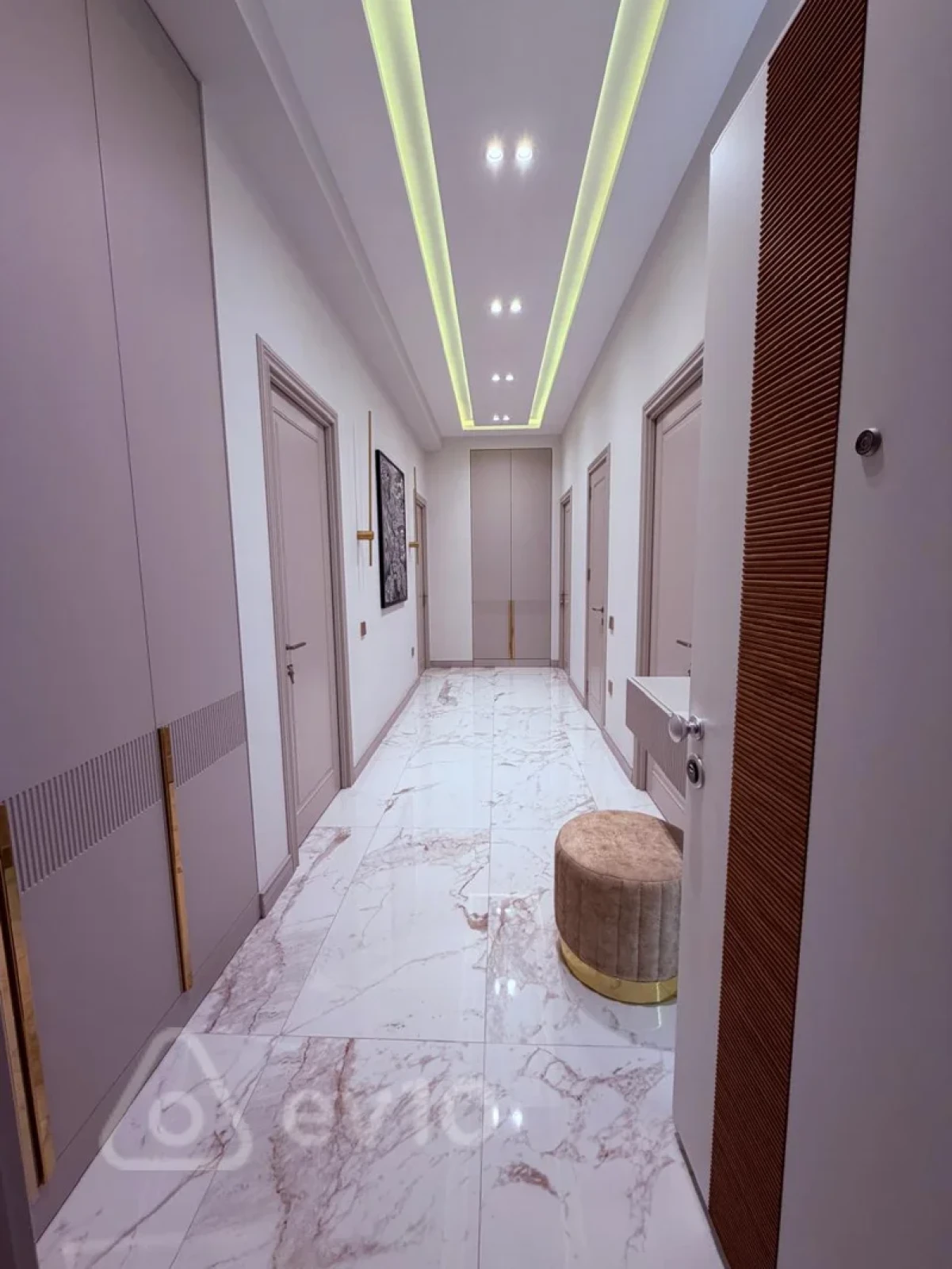Kirayə verilir 3 otaqlı yeni tikili 140 m²