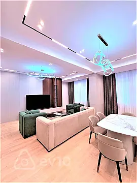 Kirayə verilir 3 otaqlı yeni tikili 140 m²