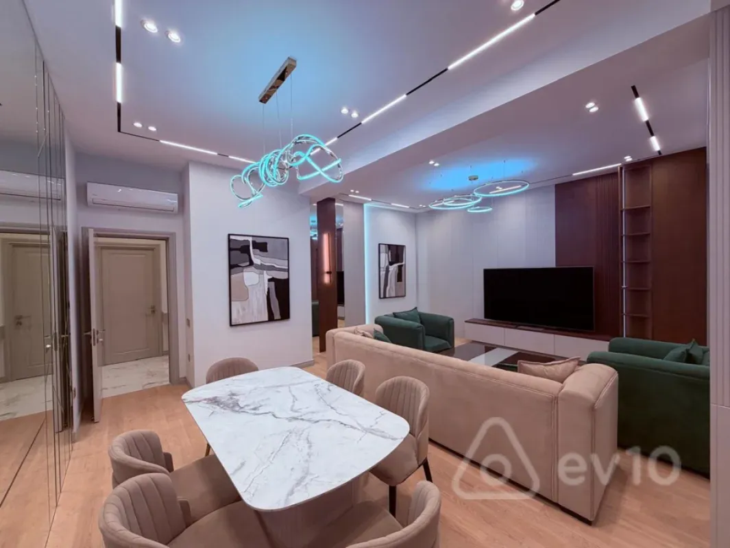 Kirayə verilir 3 otaqlı yeni tikili 140 m²