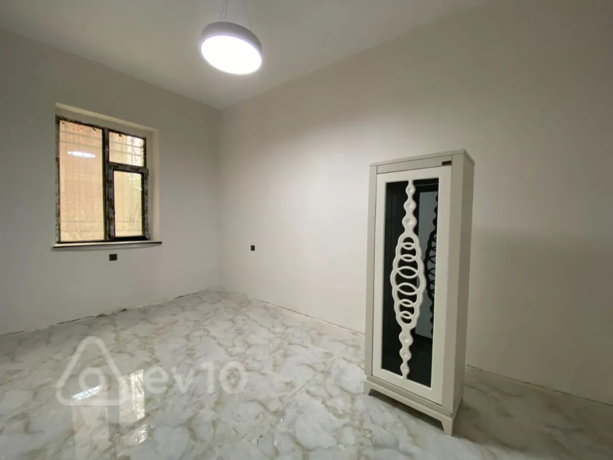 Kirayə verilir mənzil 1000 m²