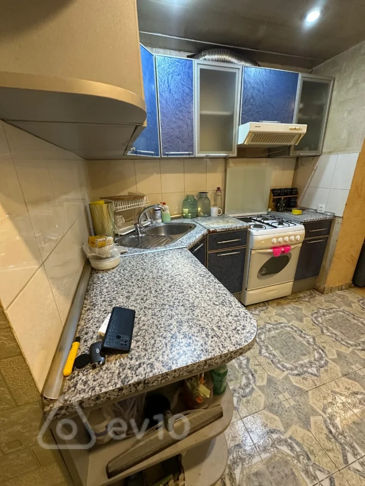 Satılır 2 otaqlı köhnə tikili 55 m²