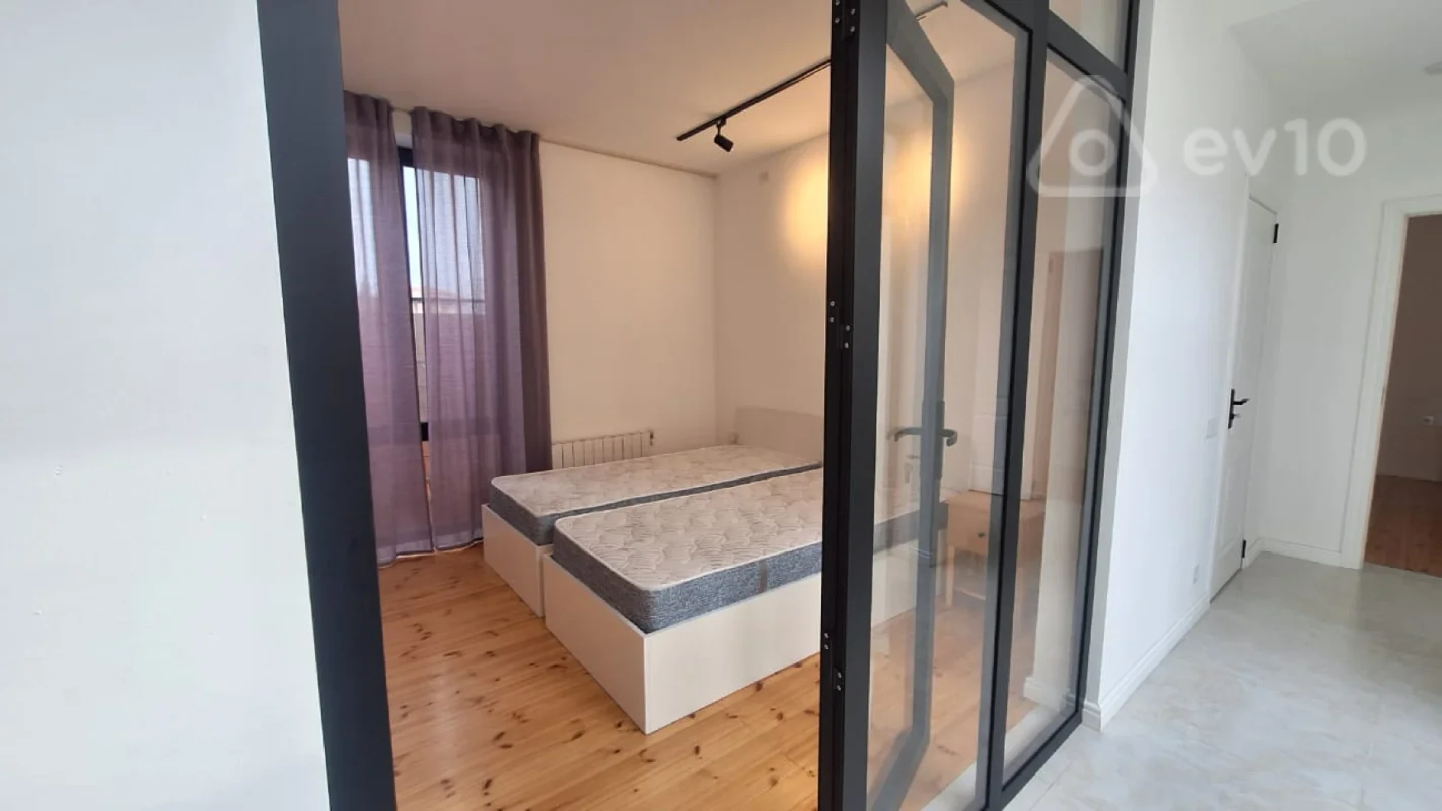 Kirayə verilir 6 otaqlı həyət evi 200 m²