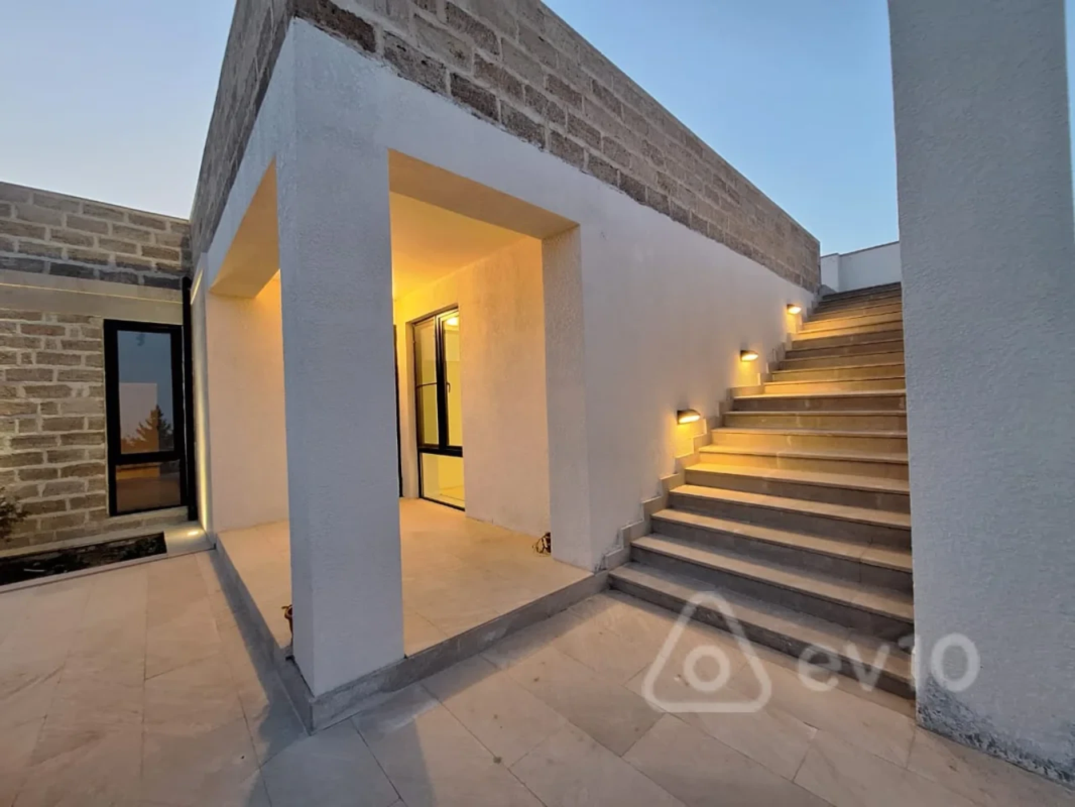 Kirayə verilir 6 otaqlı həyət evi 200 m²