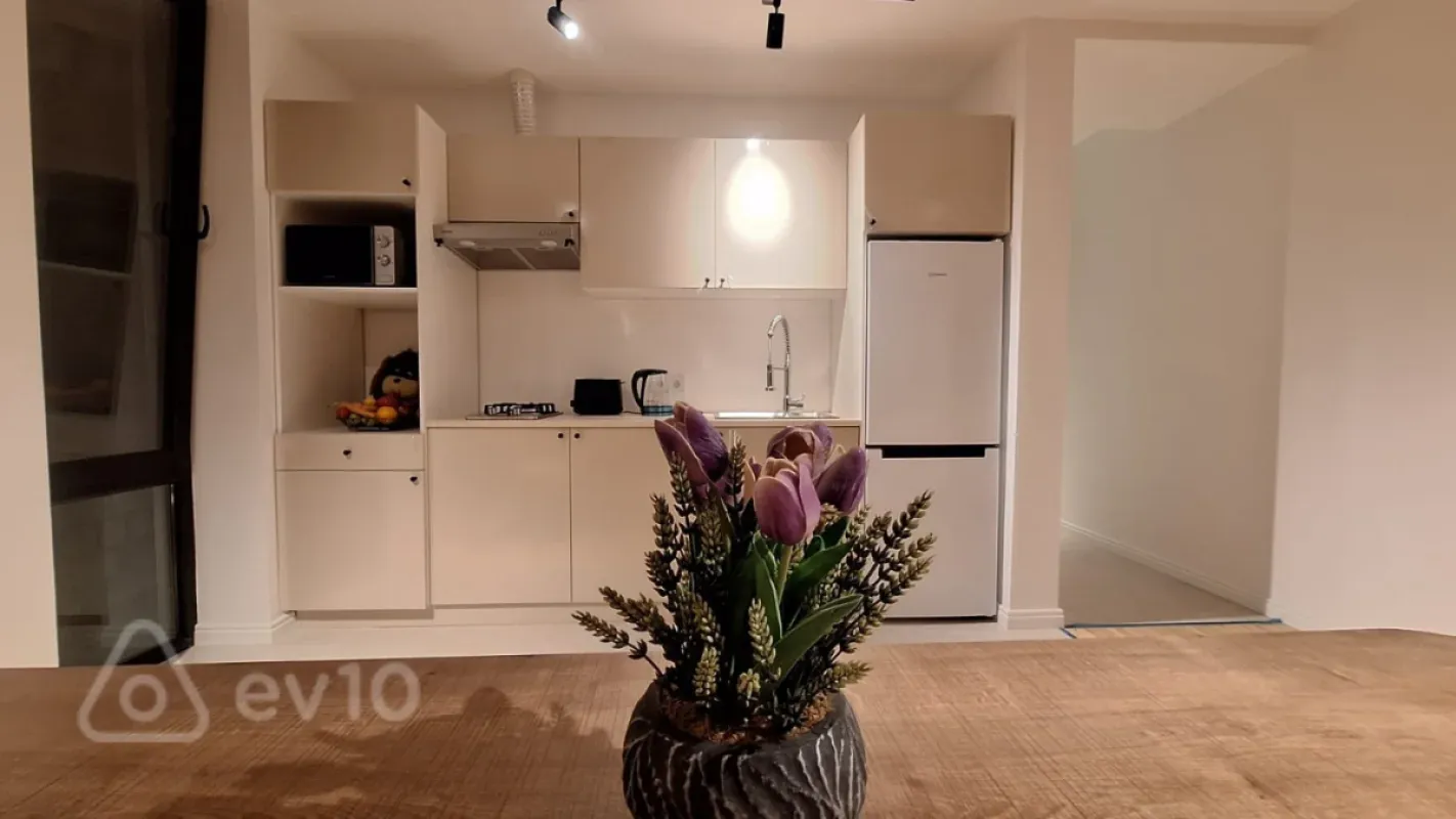 Kirayə verilir 6 otaqlı həyət evi 200 m²