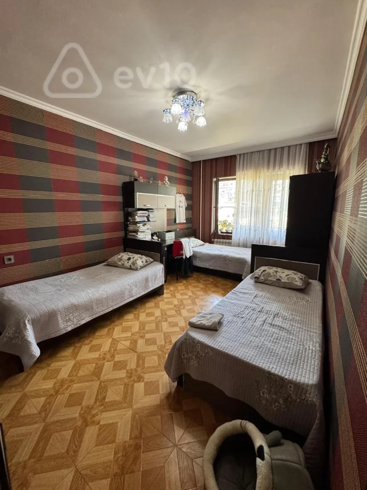 Satılır 3 otaqlı köhnə tikili 100 m²