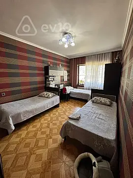 Satılır 3 otaqlı köhnə tikili 100 m²