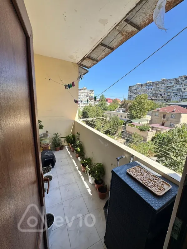 Satılır 3 otaqlı köhnə tikili 100 m²