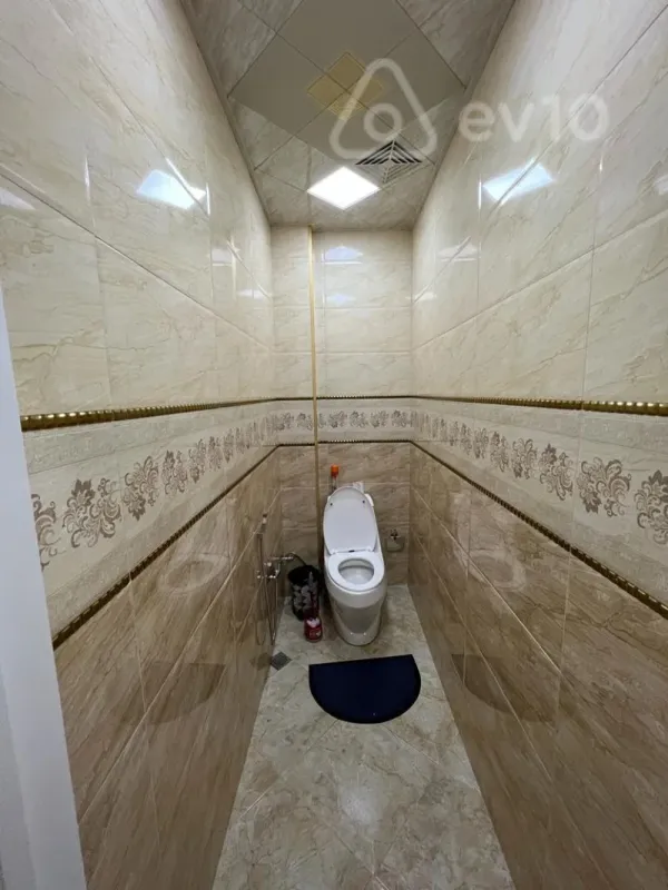 Kirayə verilir 3 otaqlı yeni tikili 135 m²