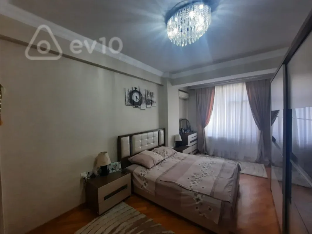 Kirayə verilir 2 otaqlı yeni tikili 100 m²