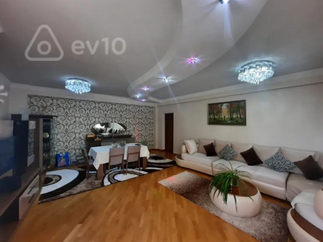 Kirayə verilir 2 otaqlı yeni tikili 100 m²