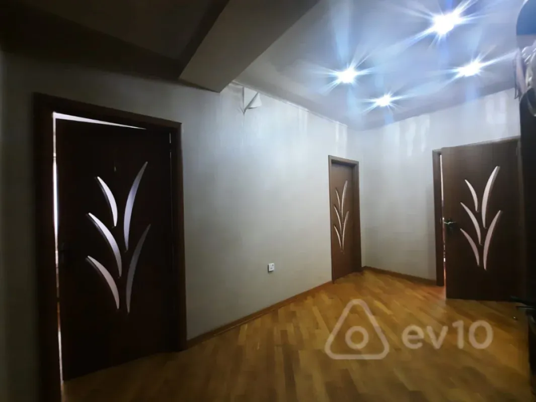 Kirayə verilir 2 otaqlı yeni tikili 100 m²