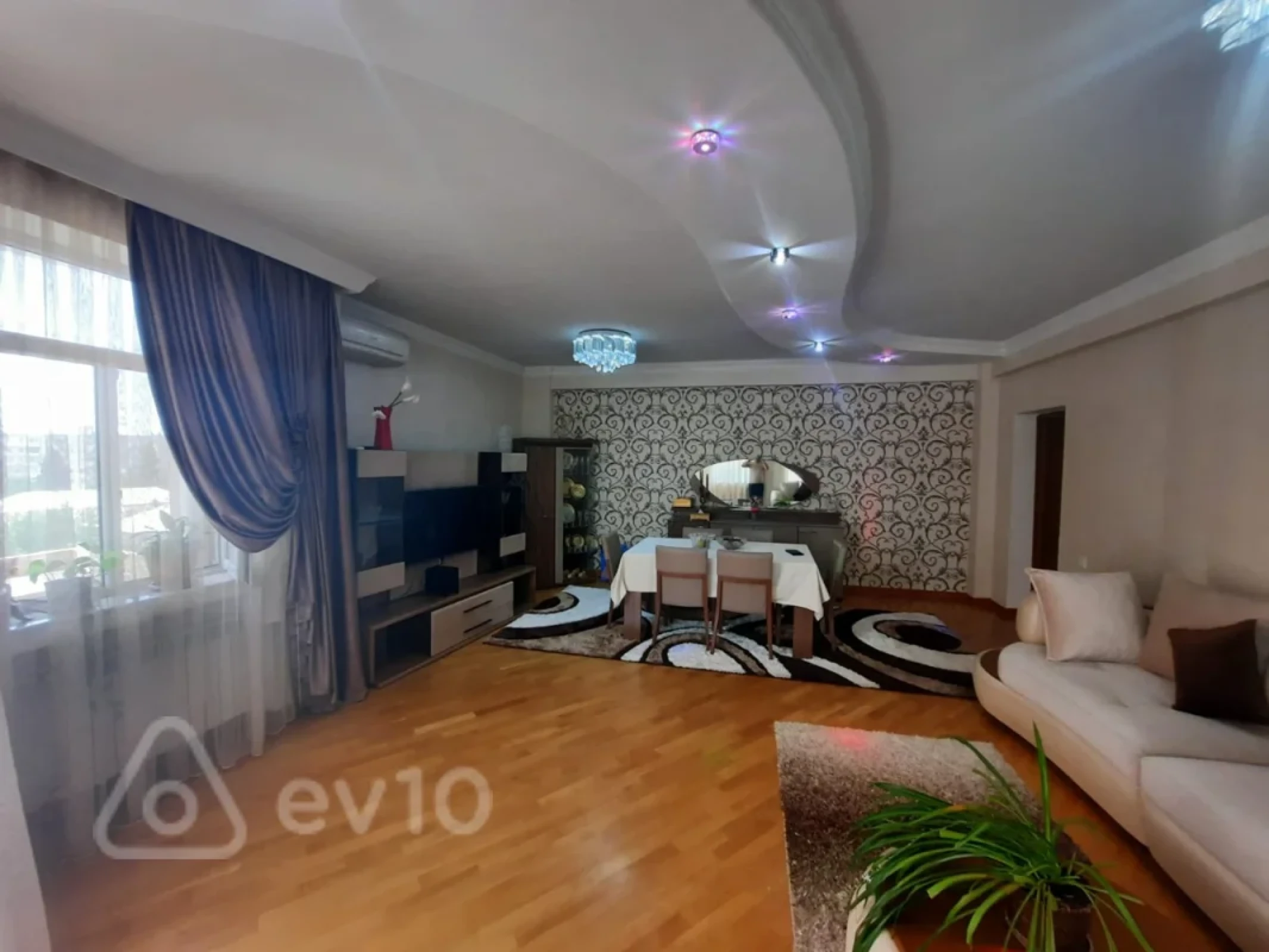 Kirayə verilir 2 otaqlı yeni tikili 100 m²