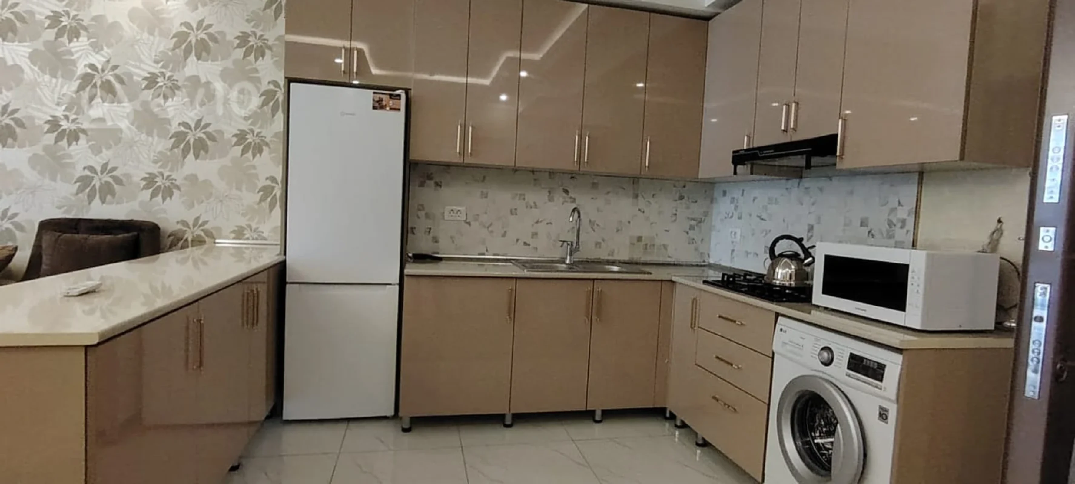 Kirayə verilir 2 otaqlı yeni tikili 68 m²
