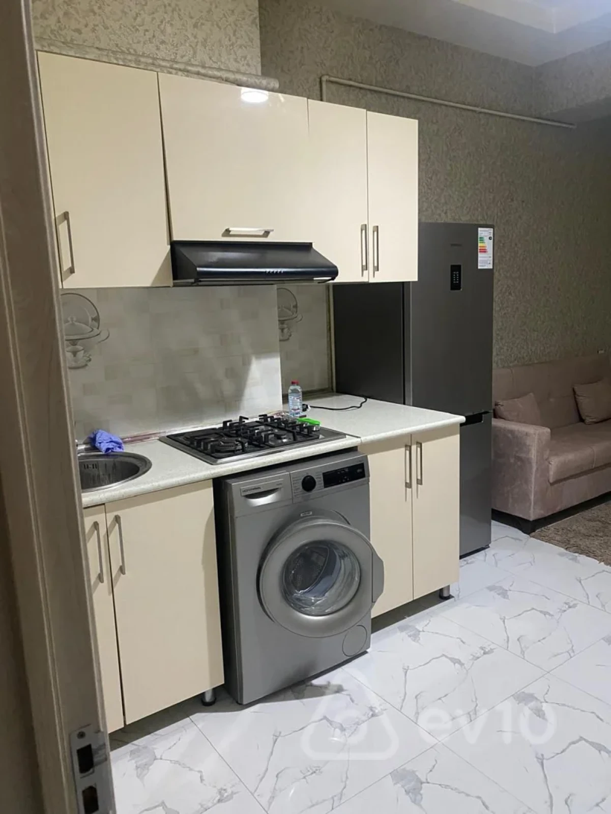 Kirayə verilir 1 otaqlı yeni tikili 58 m²