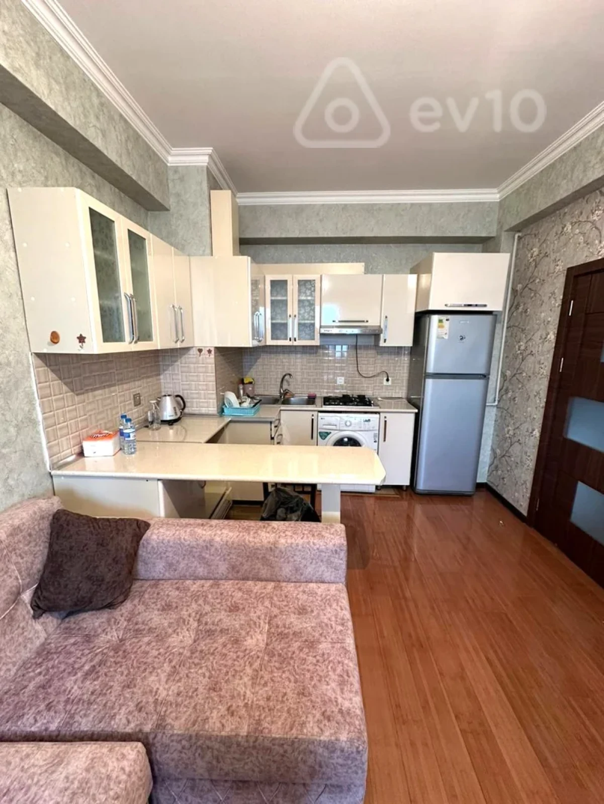 Kirayə verilir 2 otaqlı yeni tikili 50 m²