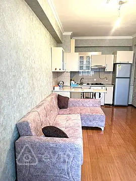 Kirayə verilir 2 otaqlı yeni tikili 50 m²