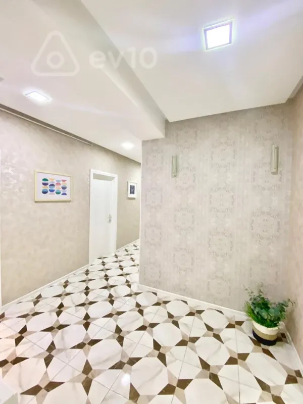 Kirayə verilir 3 otaqlı yeni tikili 145 m²