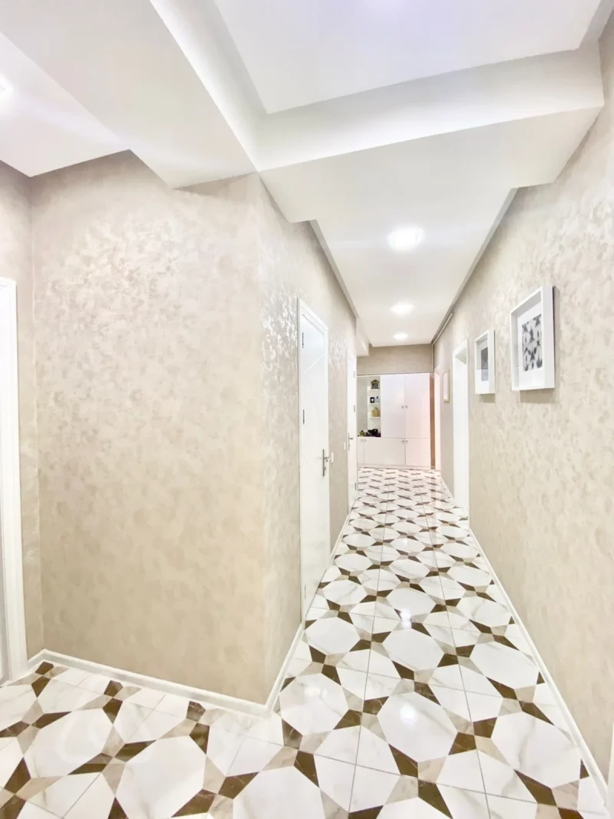 Kirayə verilir 3 otaqlı yeni tikili 145 m²
