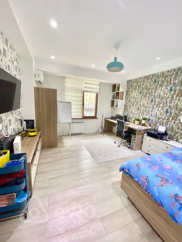 Kirayə verilir 3 otaqlı yeni tikili 145 m²