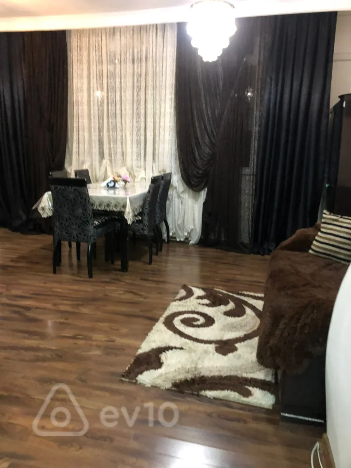 Kirayə verilir 4 otaqlı köhnə tikili 100 m²