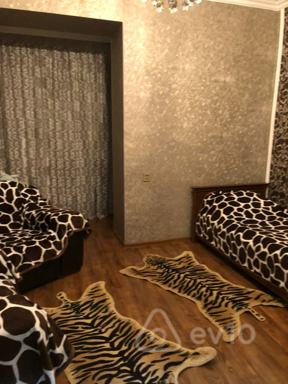 Kirayə verilir 4 otaqlı köhnə tikili 100 m²