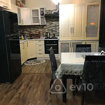 Kirayə verilir 4 otaqlı köhnə tikili 100 m²