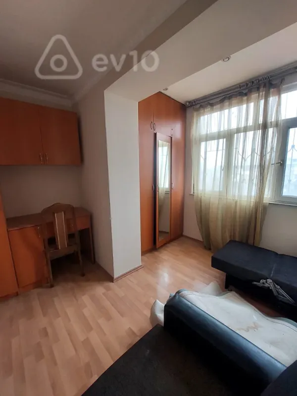 Satılır 1 otaqlı köhnə tikili 34 m²