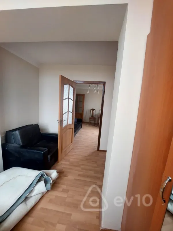 Satılır 1 otaqlı köhnə tikili 34 m²
