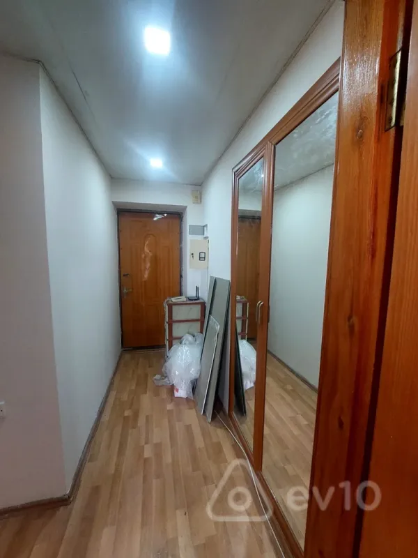 Satılır 1 otaqlı köhnə tikili 34 m²