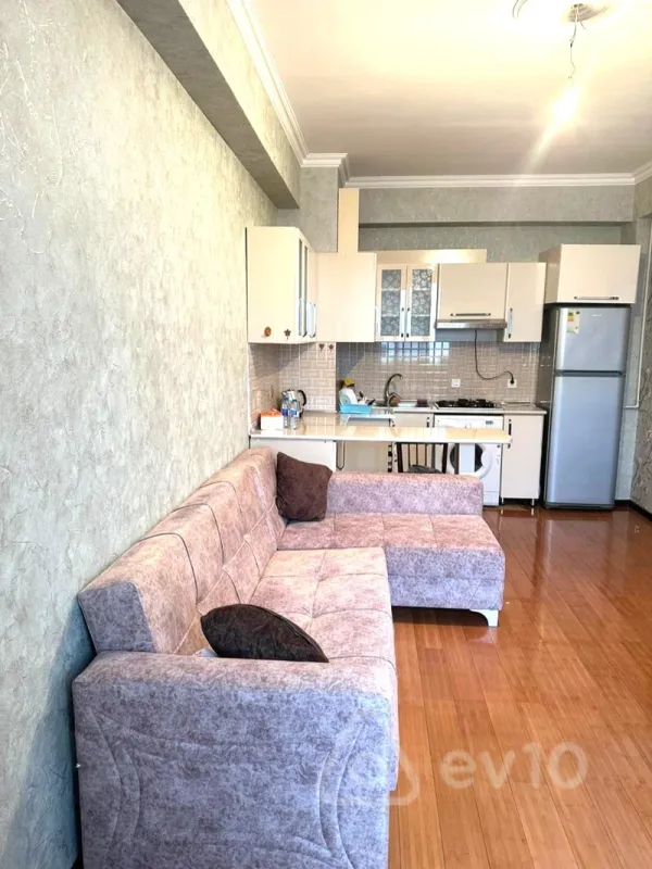 Kirayə verilir 2 otaqlı yeni tikili 50 m²