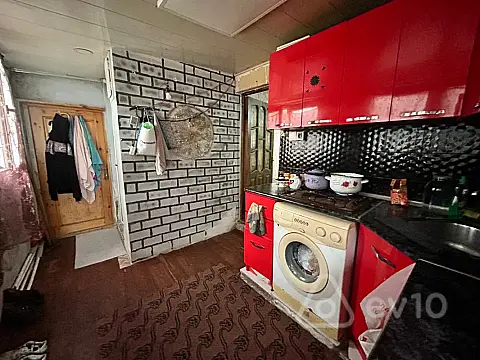 Satılır 3 otaqlı köhnə tikili 70 m²