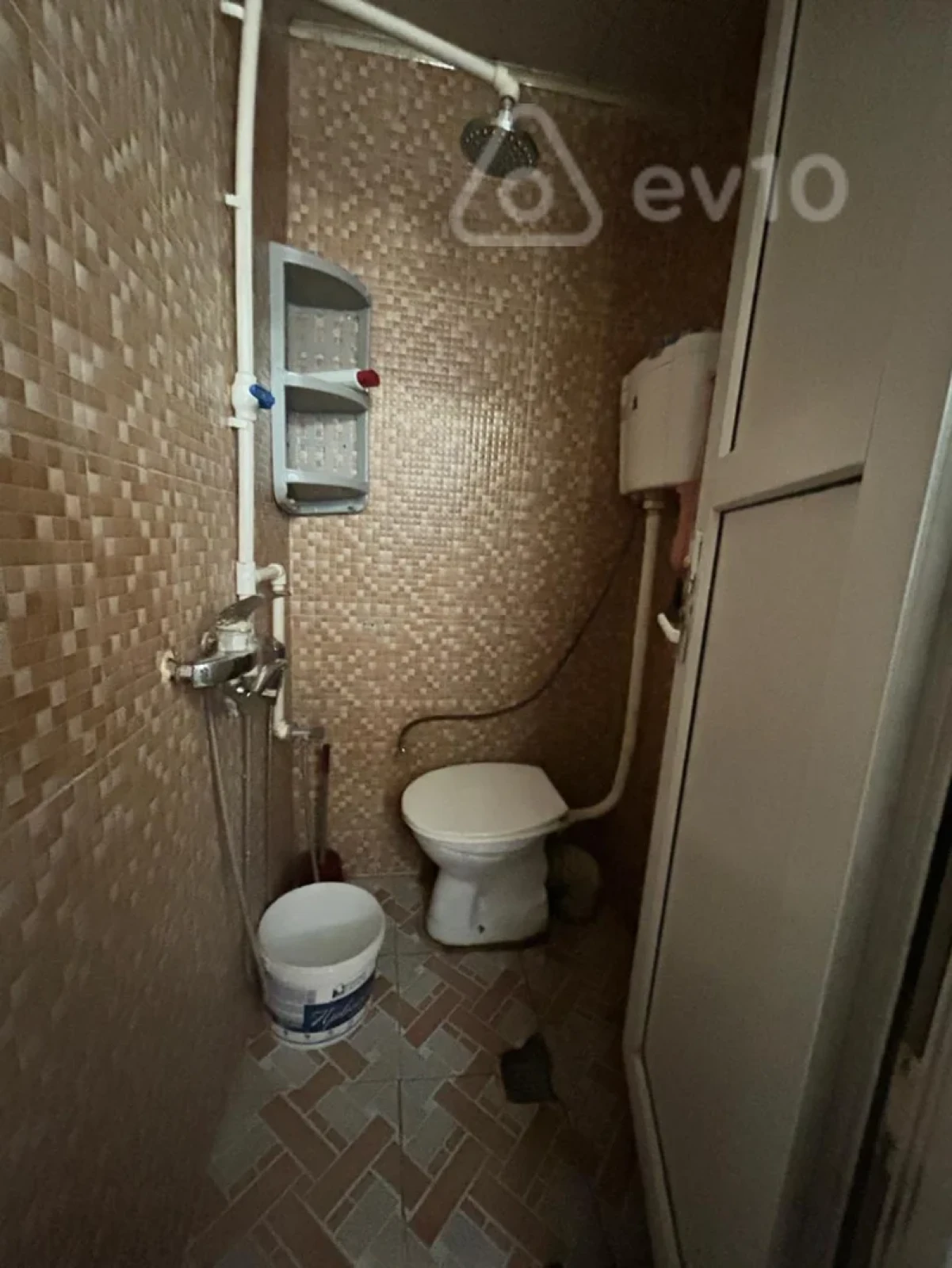 Satılır 3 otaqlı köhnə tikili 70 m²