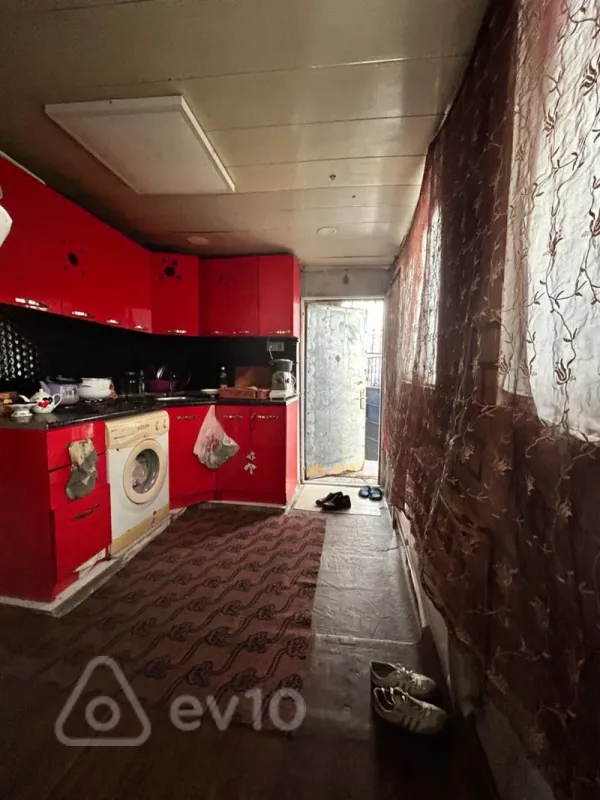 Satılır 3 otaqlı köhnə tikili 70 m²