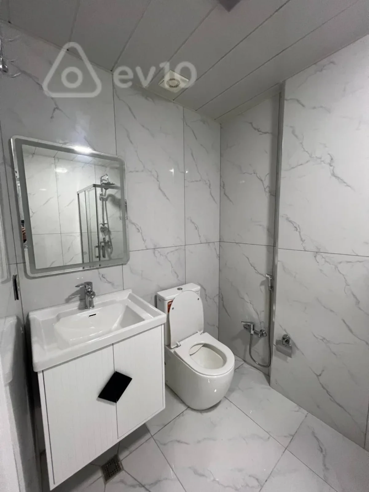 Kirayə verilir 2 otaqlı yeni tikili 55 m²