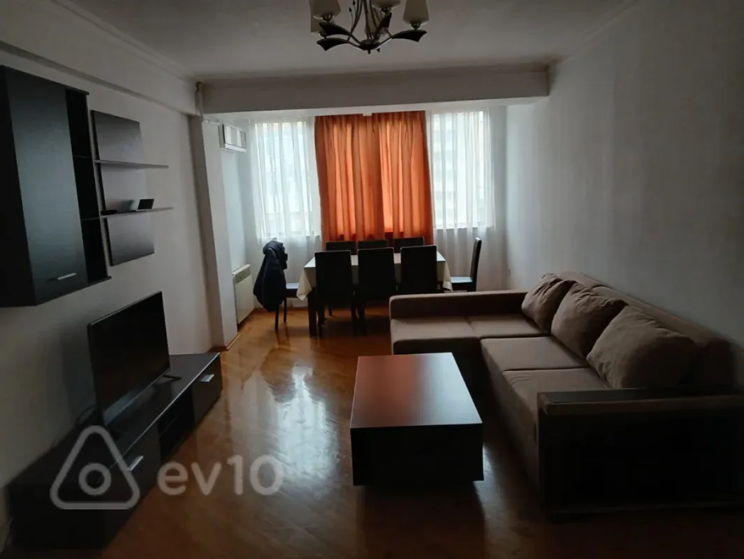 Kirayə verilir 3 otaqlı köhnə tikili 100 m²